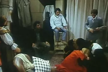 Hogyan ültettem be gyorsan egy csinos fekete nőt családi pornó videók a házába.
