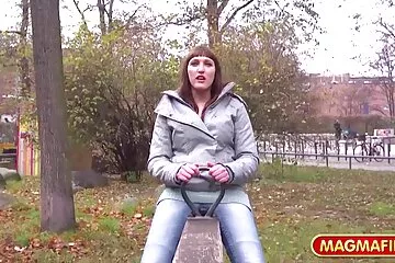 A cég úgy döntött, hogy a szomszéd szobában orosz nyelvű felszarvazottat családi szex videók rendez.