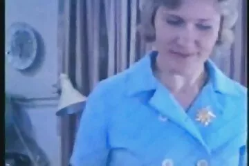 Valaki kapott családi porno film már egy fiatal vékony szőkét keskeny puncival.