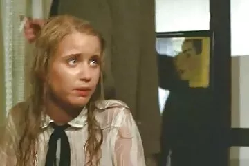 Az orosz lánynak sikerült közvetlenül a konyhában lefeküdnie a családi szex filmek féltestvérével.
