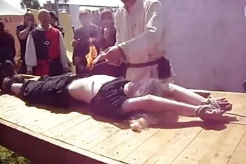 Fehér csaladi sex filmek szépség találkozik fekete sráccal a szex érdekében.