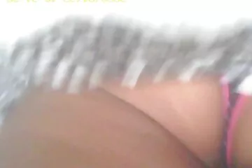 Cumshot a hasán, terhes családi szex filmek feleség, fekete leggingsben.