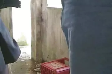 A tapasztalt emo minden lyukban össze van családi pornó szarva.