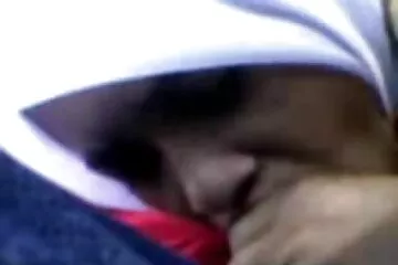 Yankee bérelt egy kicsi indonéz szajhát kerek zsákmánnyal családisex egy egész napra.