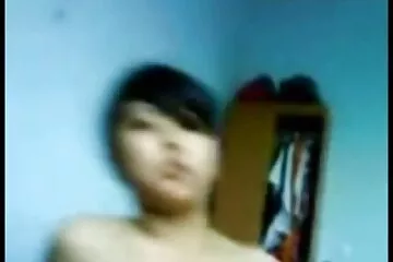 A durva férfi családi sex video kemény torkú szopást adott a lánynak, melynek belső vége.