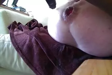 Gyönyörű ingyen csaladi porno érett alig várja, hogy egy arcápolóval megdörzsölje szakállas szeretője