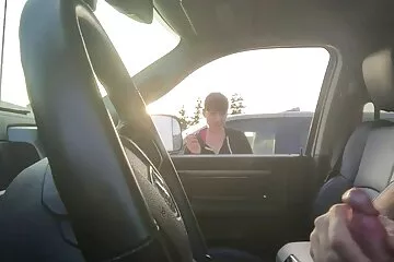 A diák nem hitte el új barátjának, hogy még családi szex videók ingyen azután is meg tudja majd szarni.