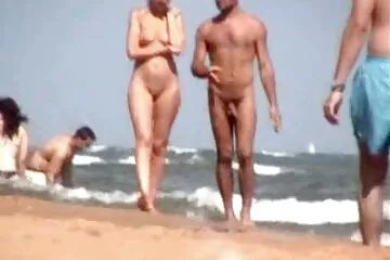 Hatalmas cumshot kiállítása családi szexfilmek ingyen egy lebarnult, borotvált szeméremtestű szőke arcára