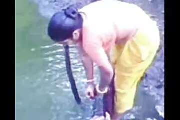 Új pornót dob ​​az internetre egy cseh házaspárról csókokkal és gyengéd családi pornó filmek szexszel.