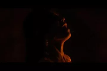 Cum kétszer egy gyönyörű ingyen csaladi porno német lány szájába, aki beleegyezett egy extrém torokszopáshoz.