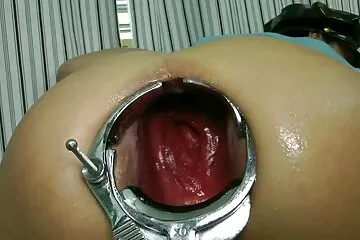 Nymfomániás szexi családi szeksz videók lábú szépség cumshot a szájban.